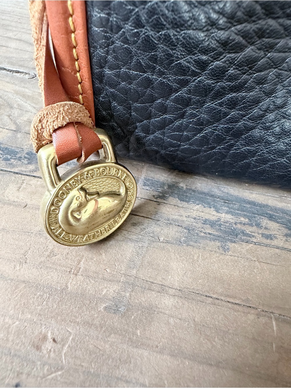 Dooney & Bourke Vintage All-Weather Leather Black/Brown Pebbled Crossbody Bag - Picture 4 of 11